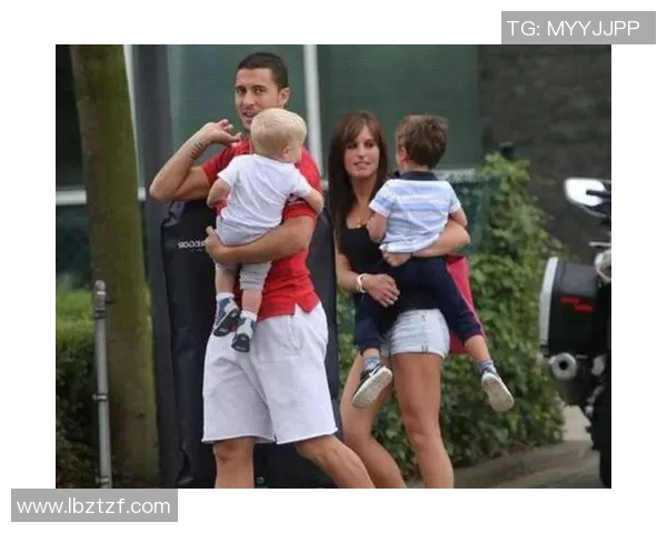 足球球星与妻子年龄差揭秘 哪些球员比老婆大十岁以上